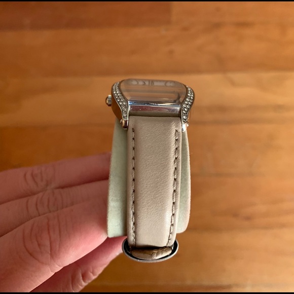 NEVER WORN FOSSIL WATCH - Picture 5 of 5